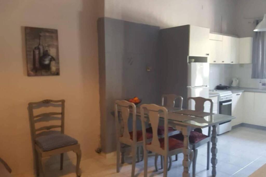 Ευρύχωρο Σπίτι Στην Πάτρα Apartment Exterior foto